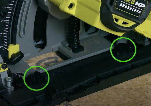 Track saw track adjustment knobs